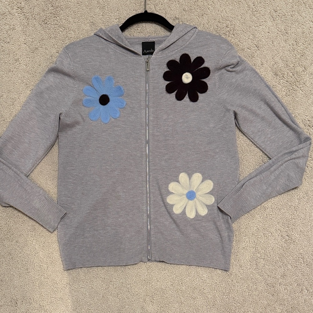Aaeda Women’s Zip-up Hoodie Sweater with Felted Floral Appliques. Size S
